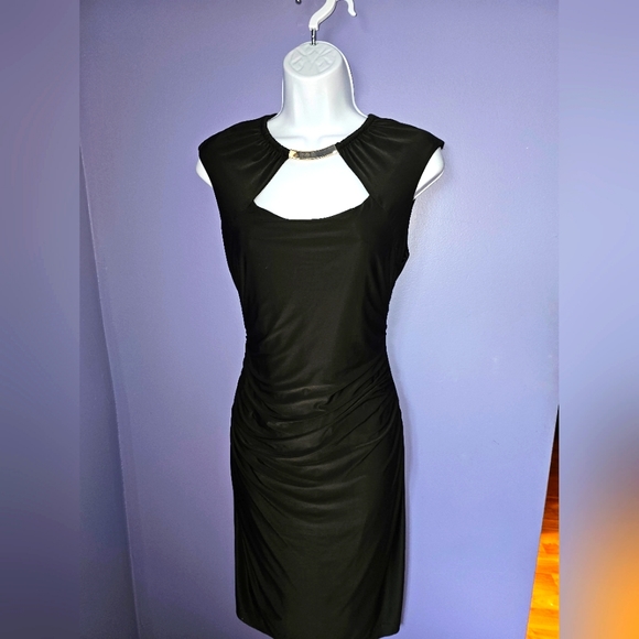 Cache Dresses & Skirts - Stunning black Cache dress with gold chain detail
